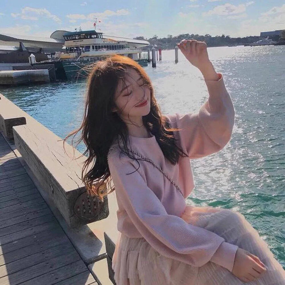 红白黑黄第八季海报